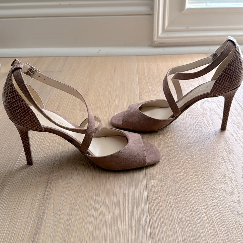 Marc Fisher Bermuda Blush Suede Snake Print Strappy Sandal Size 5.5